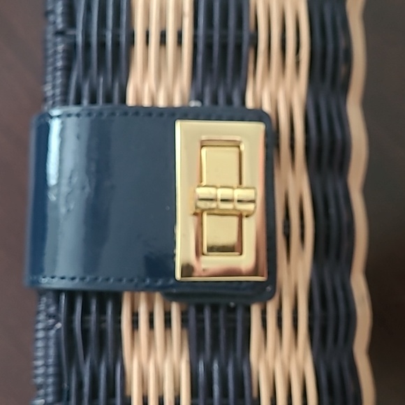 J.Crew natural Navy wicker basket patent leather brass buckle purse - Picture 2 of 8